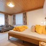 Haus Larcher 아파트 *