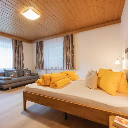 Haus Larcher Apartman *