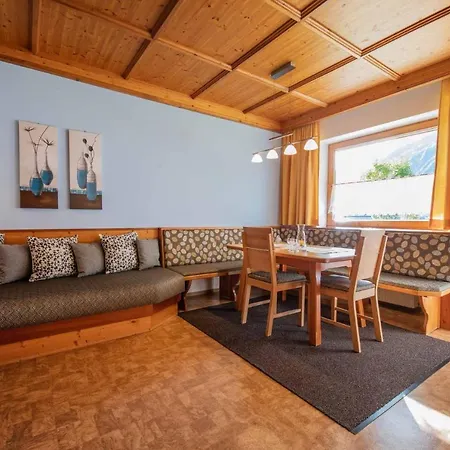 Апартаменты Haus Larcher